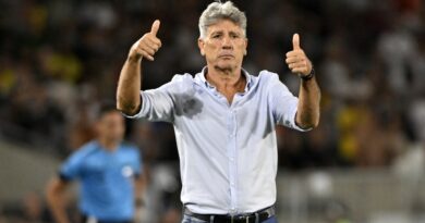 Renato Gaúcho fecha acordo com o Vasco Renato Gaúcho fecha acordo com o Vasco
